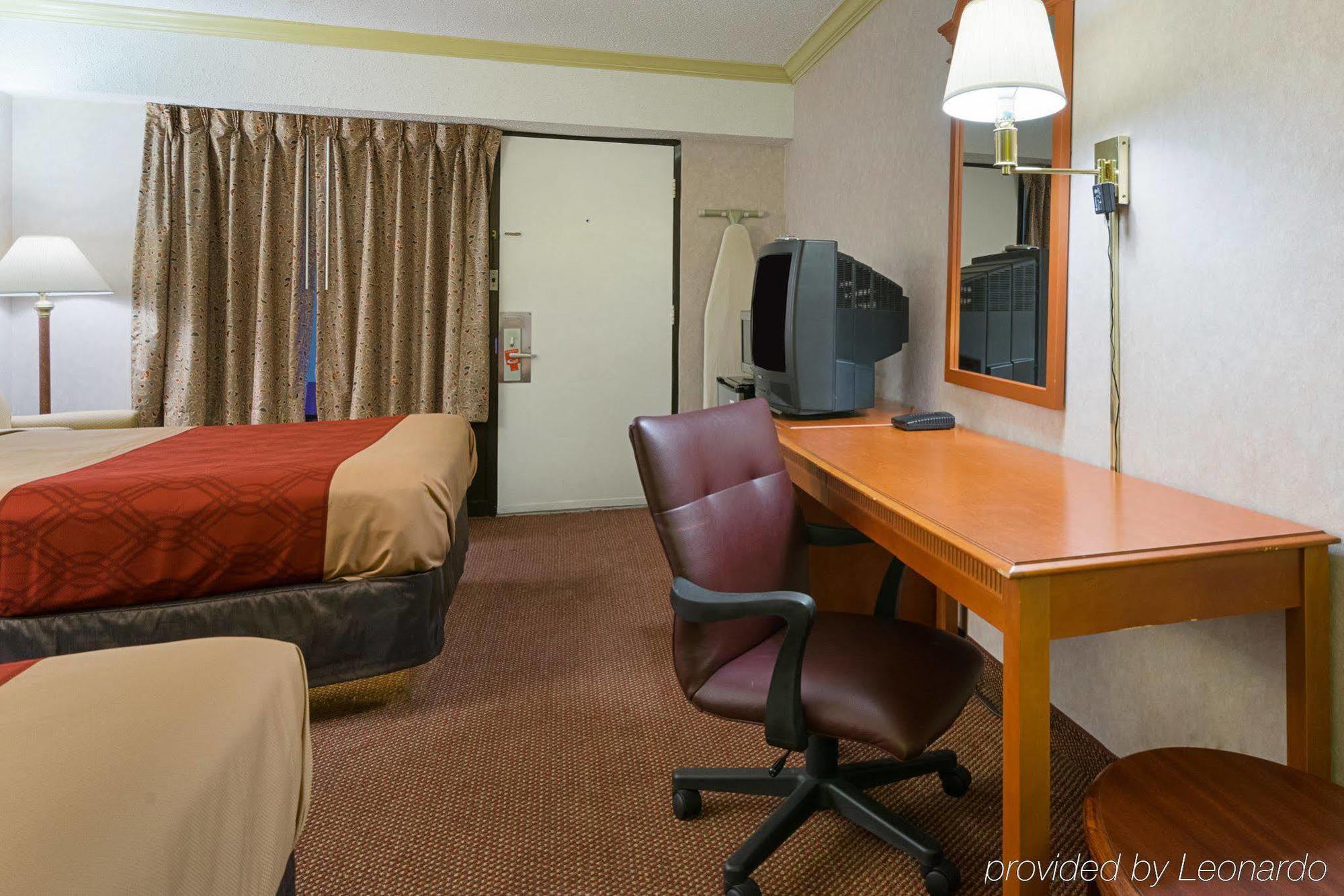 Travel Inn New Castle Airport מראה חיצוני תמונה